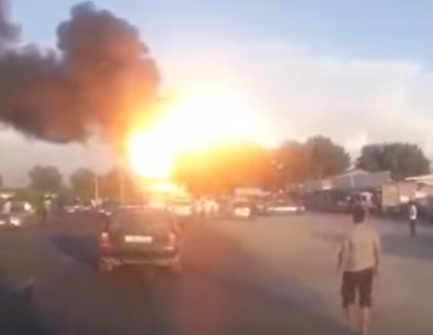 Мощнейший взрыв произошёл на АЗС на границе Кыргызстана и Таджикистана