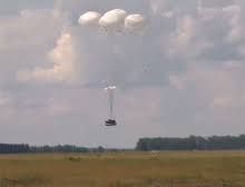 Десантирование новейшего БТР-МДМ с экипажем внутри: кадры испытаний