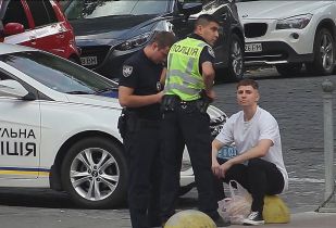 "Отвезу в райотдел и кончу" - патрульный полицейский Украины