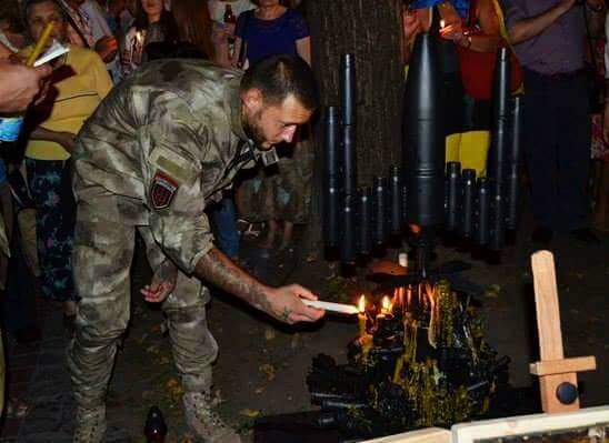 В центре Киева разрушен «монумент» украинским добробатам