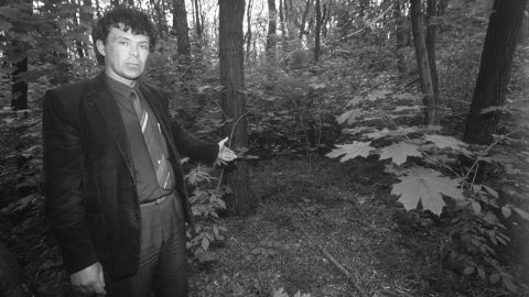 Съеденный брат и насилие в детстве. Почему засекретили "Дело маньяка Чикатило"?