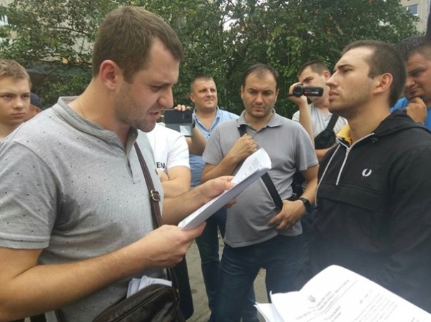 У координатора укрофашисткой организации С14 Сергея Мазура проводят обыск