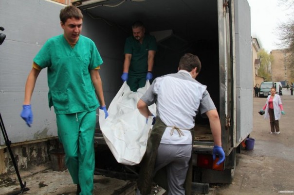 В украинских моргах содержится порядка тысячи неопознанных трупов