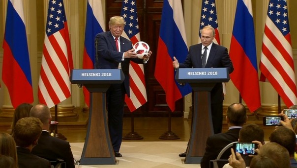 Путин поиграл в мяч с Трампом, а тот – с Меланьей
