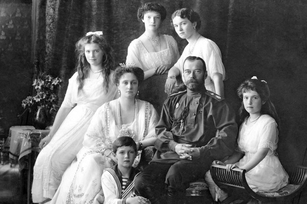 Жила когда-то семья. Жизнь российской императорской фамилии в редких фотографиях