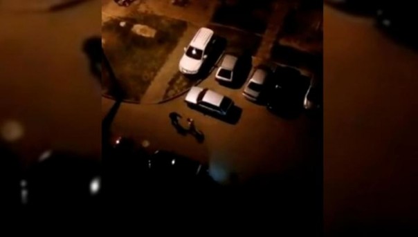 "Стреляй, дурак!": пьяные мужчины напали на полицейских в Казани