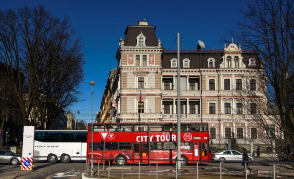 В Латвии семью из Литвы назвали оккупантами за разговор на русском языке