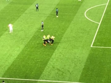 Футбол победил, маразм проиграл: Pussy Riot критикует весь мир