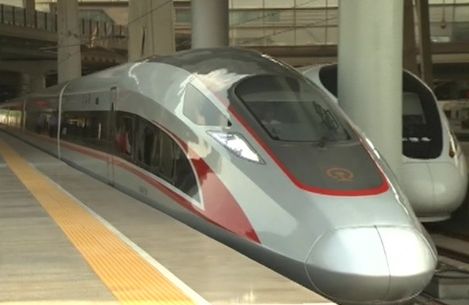 В Китае начал ходить самый быстрый поезд в мире