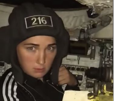 Офицер танкист взял жену на службу, чтобы больше не спрашивала, чем он там занимается