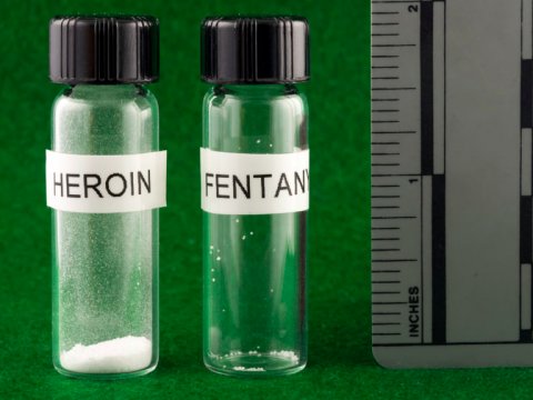 США: В 2017 году от передозировок наркотиками умерли 72,3 тысячи американцев, рост за год на 14%
