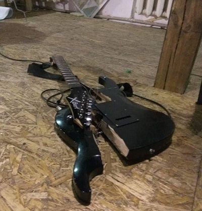 В Мариуполе молодчики в балаклавах избили рок-музыкантов и зрителей