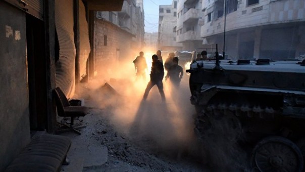 Сирийские военные попали в засаду боевиков в Думейре, сообщил источник