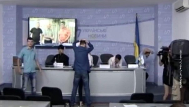 В Киеве разгромили пресс-центр "Украинских новостей"