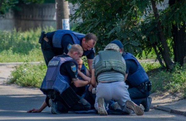В Днепропетровске хрюмберг АТЫ жестоко пошутил над побратымом с помощью гранаты Ф-1