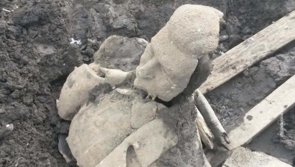 На Урале из обмелевшего пруда всплыл Сталин