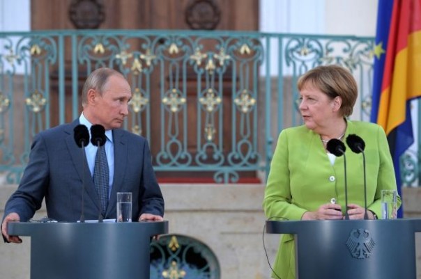 «Северный поток-2» под защитой: Меркель и Путин объединились