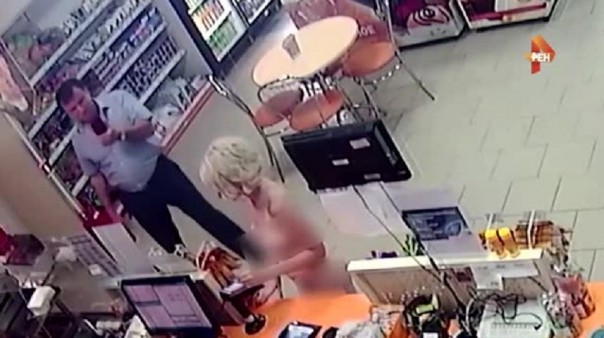 Глава районного суда Ставрополя подал в отставку после скандального видео развлечений с голой блондинкой (Видео)