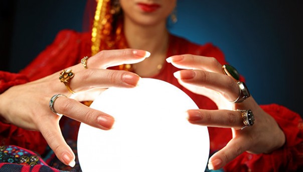 Крымчанка украла 70 тысяч рублей у гадалки, которая предсказала ей прибыль