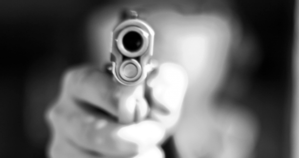 В центре Москвы неизвестный открыл огонь по полицейским