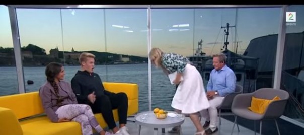 Телеведущую вырвало на гостя в прямом эфире