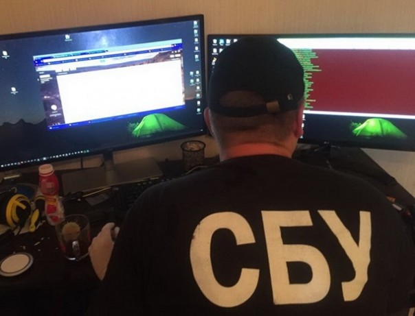 Украинские хакеры "работают на Россию за еду"