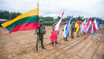 Страх и ненависть в Прибалтике: любой хлопок население принимают за начало войны