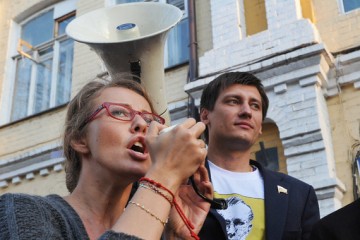 «Марш матерей» за «онижедетей»: как оппозиция пробуждает сочувствие к экстремистам