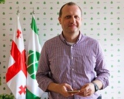 Реклама кандидата в президенты Грузии красуется на порносайте