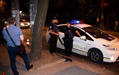 В Киеве обстреляли жилой дом из гранатомета | В Киевской области произошла стрельба на АЗС