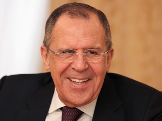 Лавров встретил Порошенко шуткой во время внезапного появление в комнате российской делегации в ООН