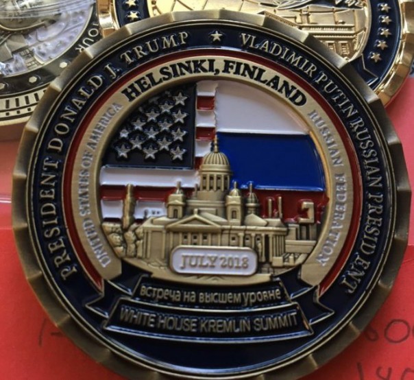 Белый дом выпустил сувенирную монету в честь саммита Путина и Трампа