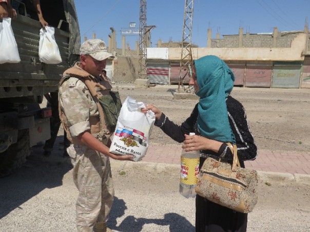 Российские гуманитарные колонны колесят по просторам Сирии