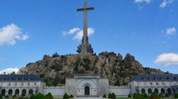 В Испании решили перезахоронить Франко