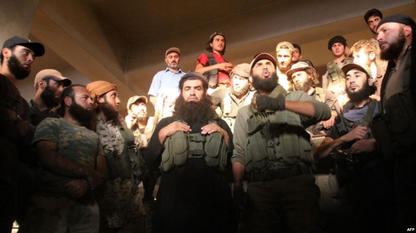 Опубликовано видео удара ВКС по объектам террористов в Идлибе