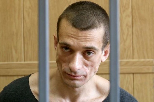 Павленский рассказал о пытках во французской тюрьме