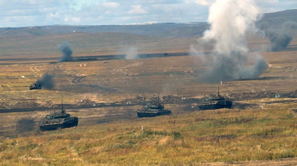 «Сложный и масштабный экзамен»: Путин высоко оценил активный этап учений «Восток-2018»