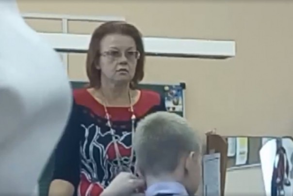 Бедные и тупые? В Петербурге дети сняли на видео оскорблявшую их учительницу
