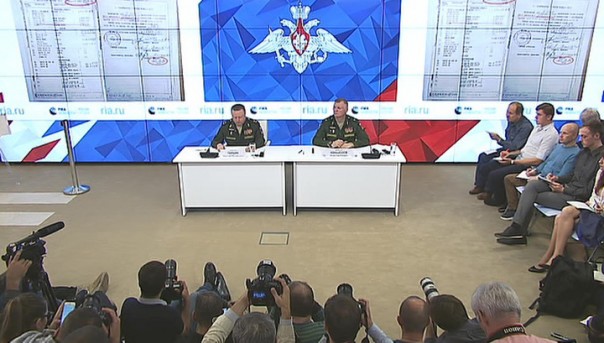 В Минобороны РФ назвали фейком видео о передвижении "Бука" в Донбассе и представило аудиозапись переговоров украинских военных о сбитом MH17