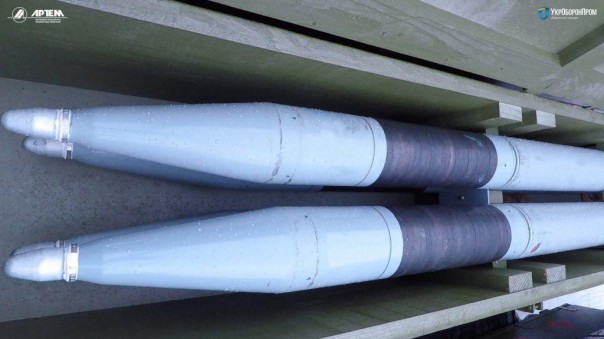 Порошенко похвастался новым оружием | Пользователи Сети нашли облупившуюся краску на самолётах в видео Порошенко