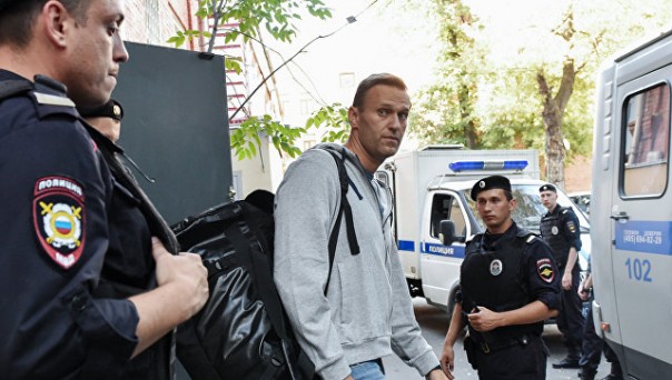 Навальный пытался свалить свою вину в суде на Соболь и Албурова