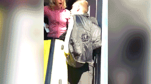 "У мене такси, чи шо?" На Украине пассажира пинком выкинули из поезда на Москву