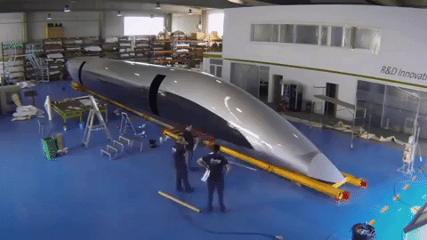 В Испании показали первую в мире пассажирскую капсулу Hyperloop