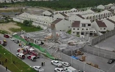 При обрушении торгового центра в Мексике погибли семь человек