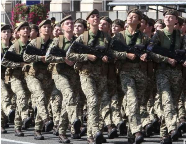 Порошенко решил заполнять пробелы в рядах ВСУ женщинами | 33 тысячи киевлян уклоняются от осеннего призыва, стартовавшего 1 октября