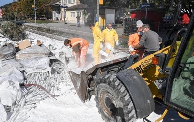 В Германии поезд столкнулся с фурой: 17 пострадавших