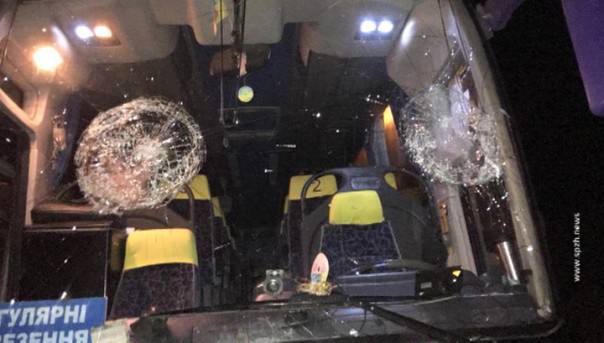 В Ровно закидали камнями автобус с паломниками Украинской православной церкви