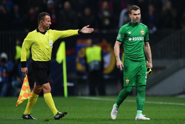 УЕФА завел дело на ЦСКА после матча с "Реалом" и дисквалифицировал Акинфеева на одну игру по итогам матча