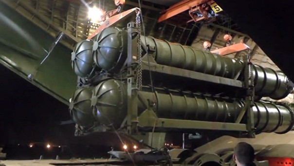 СМИ: США могут применить F-22 в ответ на поставку Сирии комплексов С-300