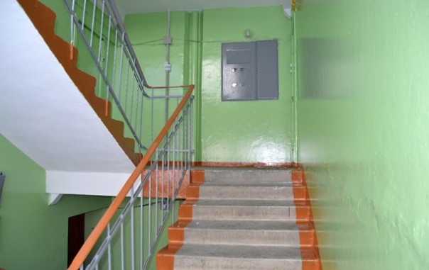 В Харькове мужчина порезал горло школьнице